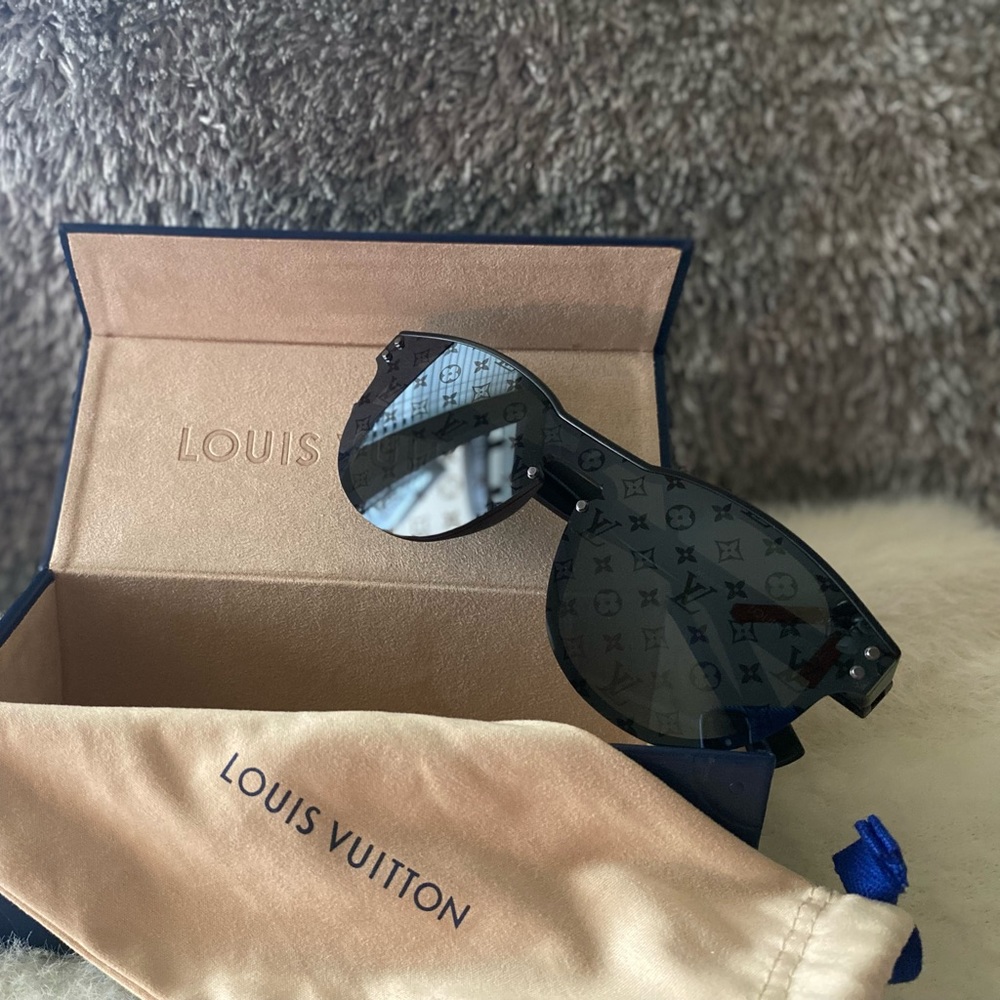 LV WAIMEA ROUND SUNGLASSES